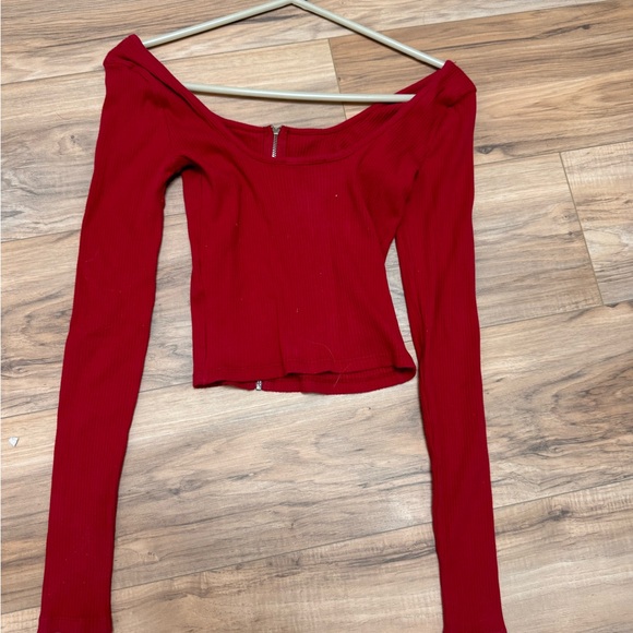 Red long sleeve Hollister - Picture 2 of 3